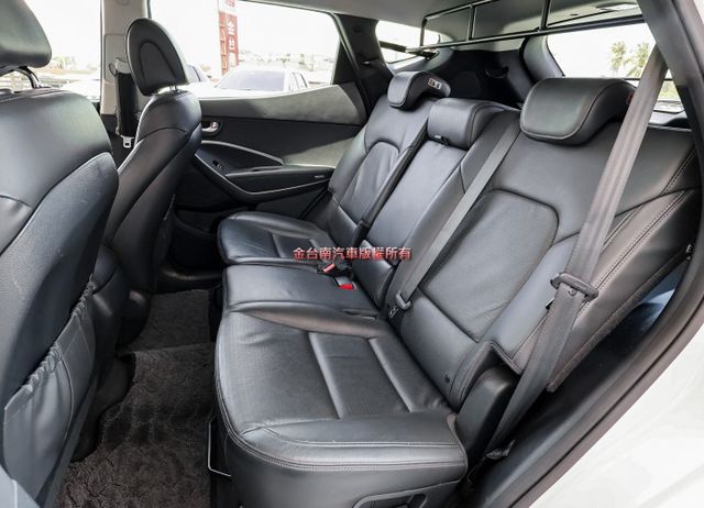 空力套件 倒車顯影 雙區恆溫 TCS ABS 全車原板件 少跑里程保證 車況超好 可全貸 不用殺價就很便宜!  第12張相片