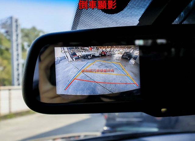 柴油旗艦4WD版 只跑5萬 原廠保養 全景天窗 電動椅 電動尾門 倒車顯影 雙區恆溫 iKEY 可全貸!  第15張相片