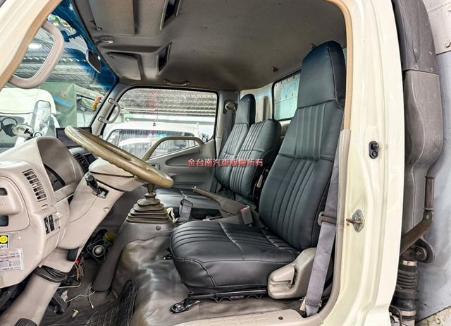 6.5T 4期 自用大貨廂式 一手車 原鈑 定期維護保養完善 耐用的好車 車況超好 內長508 內寬218 內高216  第12張相片