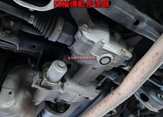 市面少有 4WD柴油旗艦版 少跑全車原板件 全景天窗 電動椅 影音系統 電動尾門 iKEY 可全貸 不用殺價就很便宜!  第19張相片