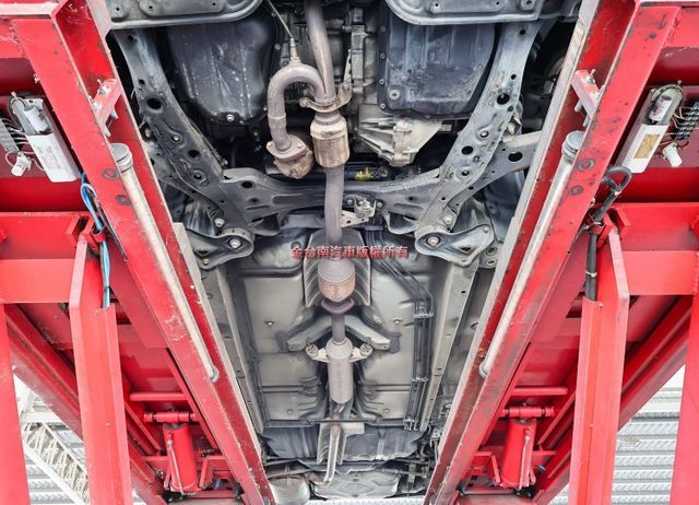 ES330 只跑13.2萬 全車原鈑件 定速 天窗 記憶椅 雙區恆溫 ABS 八安 里程保證!  第20張相片