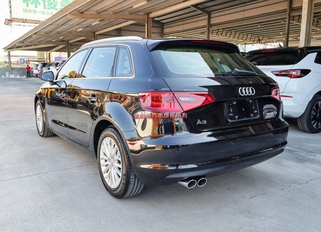 變速箱剛整理好 無菸車 15年式 14/10出廠 30TFSI 定速 ABS 雙區恆溫 衛星導航 快撥 倒車顯影 原鈑件  第3張相片