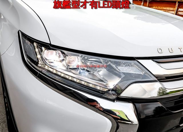 4WD旗艦型 天窗 電動椅 ACC AEB 車道偏離 iKEY 雙區恆溫 電動尾門 一手車 全車原板件 車況超好 可全貸  第5張相片