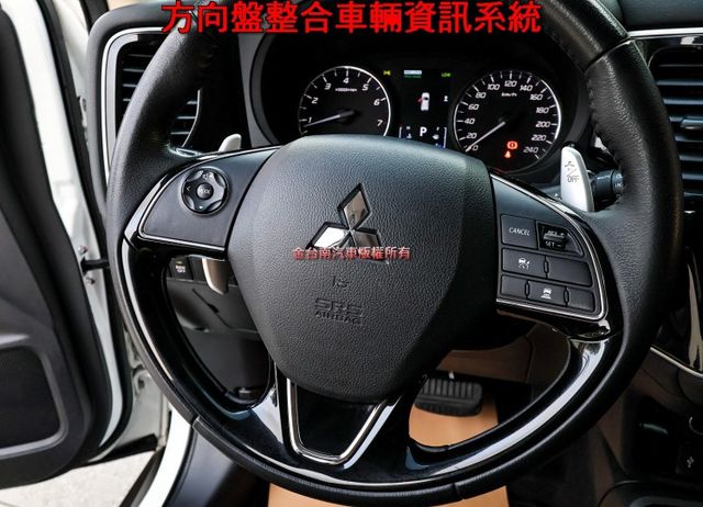 4WD旗艦型 天窗 電動椅 ACC AEB 車道偏離 iKEY 雙區恆溫 電動尾門 一手車 全車原板件 車況超好 可全貸  第12張相片