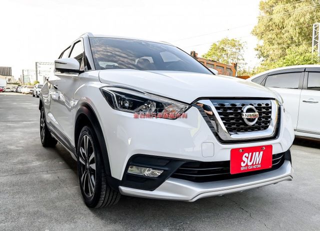 智行旗艦版 一手車只跑3.9萬 全車原板件 車況超好 AEB 車道偏離 環景倒車顯影 車載系統 可全貸 不用殺價就很便宜  第3張相片
