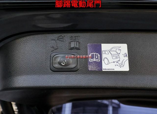 4WD 汽油最高旗艦版 ACC 全景天窗 車道偏離 自動停車 盲點 電動椅 衛星導航 電動尾門 iKEY 原鈑件  第20張相片
