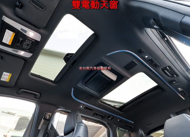 最佳豪華商務座艙 七人座 四座電動椅 全景天窗 雙電動滑門 電動尾門 少跑全車原板件 原廠保養 可全貸 附全額發票!  第12張相片