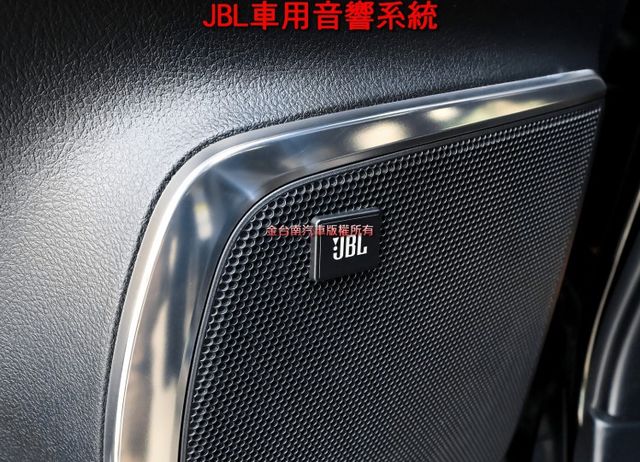 最佳豪華商務座艙 七人座 四座電動椅 全景天窗 雙電動滑門 電動尾門 少跑全車原板件 原廠保養 可全貸 附全額發票!  第13張相片