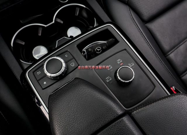 350D 總代理 12月領 ACC AEB 盲點 自動停車 雙記憶椅 環景 電動尾門 全景天窗 一手 原鈑件  第16張相片