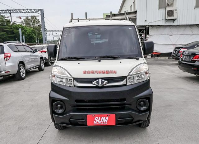自排 22/12出廠 只跑6.2萬 TCS ABS 雙安 後座冷氣 一手 全車原鈑件 里程保證 附全額發票!  第4張相片