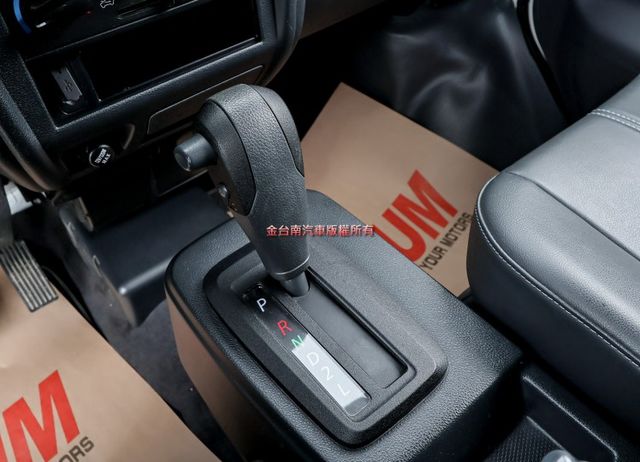 自排 22/12出廠 只跑6.2萬 TCS ABS 雙安 後座冷氣 一手 全車原鈑件 里程保證 附全額發票!  第18張相片