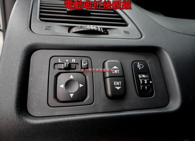 附全額發票 精緻版 只跑2.9萬 定速 後座冷氣 ABS 雙安 車頂置物架 一手 全車原鈑件 里程保證!  第11張相片