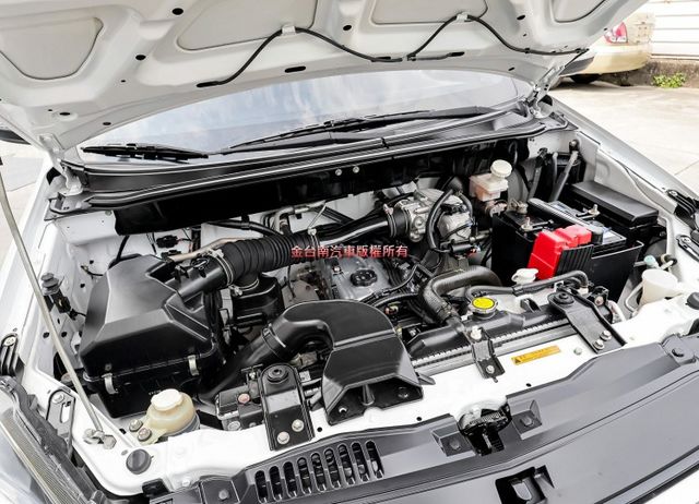 附全額發票 精緻版 只跑2.9萬 定速 後座冷氣 ABS 雙安 車頂置物架 一手 全車原鈑件 里程保證!  第20張相片
