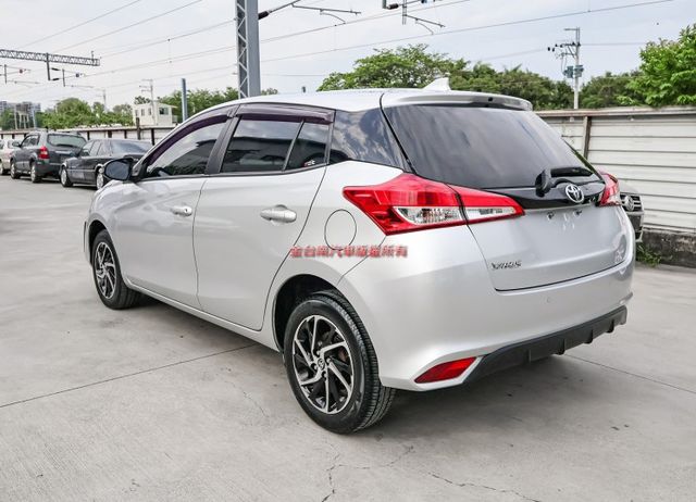 經典版 只跑3萬 TCS ABS 液晶螢幕 電折後視鏡 九安 一手 全車原鈑件 里程保證 可全貸!  第2張相片