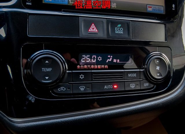 典藏型 少跑里程保證 全車原板件 車況超好 大螢幕安卓影音 恆溫 TCS  ABS 雙安 可全貸 不用殺價就很便宜!  第17張相片