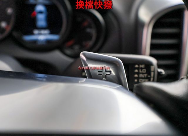 小改白金版 300HP馬力 選配全景天窗 雙電動椅 NAVI 電動尾門 只跑8.6萬 里程保證 可全貸 不用殺價就很便宜  第15張相片