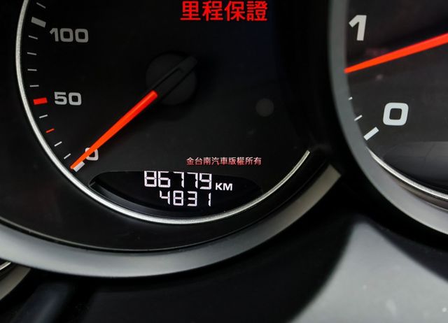 小改白金版 300HP馬力 選配全景天窗 雙電動椅 NAVI 電動尾門 只跑8.6萬 里程保證 可全貸 不用殺價就很便宜  第16張相片