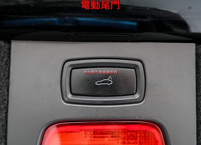 小改白金版 300HP馬力 選配全景天窗 雙電動椅 NAVI 電動尾門 只跑8.6萬 里程保證 可全貸 不用殺價就很便宜  第20張相片