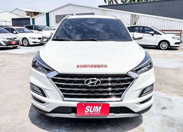 20年式小改尊爵版 只跑5.7萬 全車原板件 電動椅 安卓影音 ACC AEB 車道偏離 恆溫 可全貸!  第4張相片