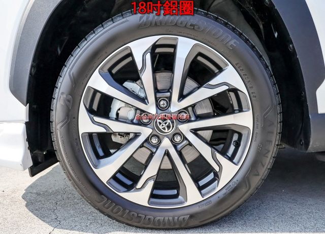 稀有GR 空力套件 特仕版選導航 跑2.5萬 ACC AEB 車道維持 環景 車載系統 HUD 原鈑件 原廠保養  第7張相片