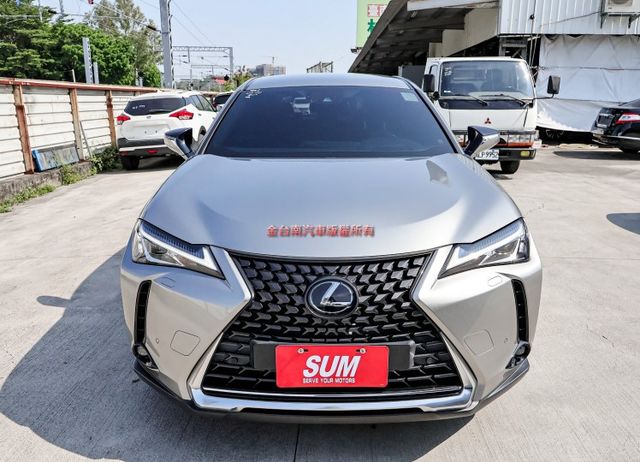 19/8出廠 只跑4.5萬 ACC AEB 車道偏離 電動椅 雙電熱椅 iKEY LED頭燈 全車原鈑件!  第4張相片