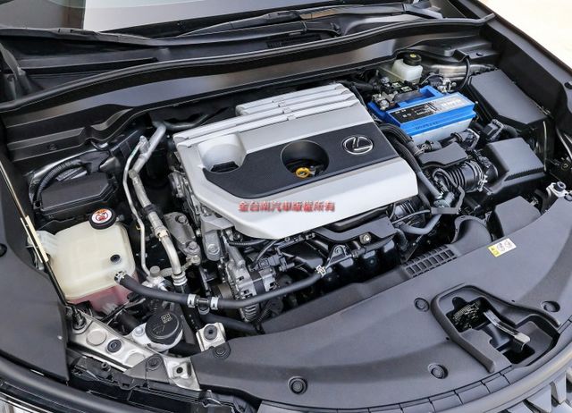 19/8出廠 只跑4.5萬 ACC AEB 車道偏離 電動椅 雙電熱椅 iKEY LED頭燈 全車原鈑件!  第19張相片