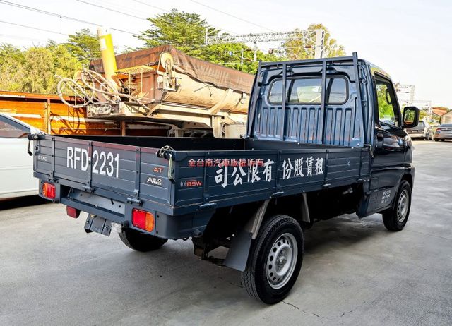 A210 自排 貨斗長2,410mm 可載重950KG 一手車 只跑2千 盲點 TCS ABS 雙安 定速 可全貸!  第4張相片