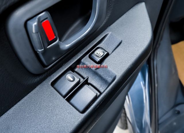 A210 自排 貨斗長2,410mm 可載重950KG 一手車 只跑2千 盲點 TCS ABS 雙安 定速 可全貸!  第10張相片
