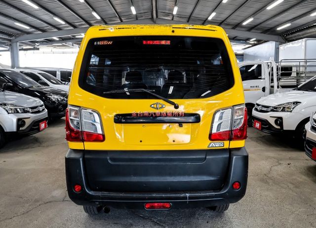 廂式 一手車 只跑3.6萬 里程保證 TCS ABS 盲點偵測 電動窗 附全額發票 可全貸 事業打拼好幫手!  第3張相片