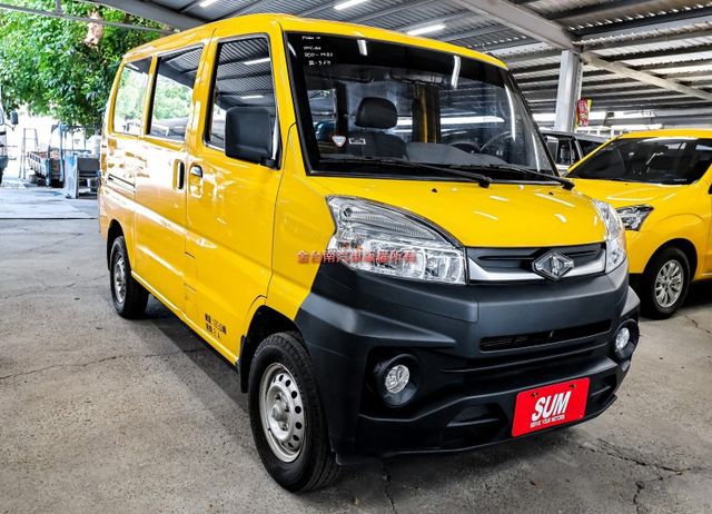 廂式 一手車 只跑3.6萬 里程保證 TCS ABS 盲點偵測 電動窗 附全額發票 可全貸 事業打拼好幫手!  第5張相片