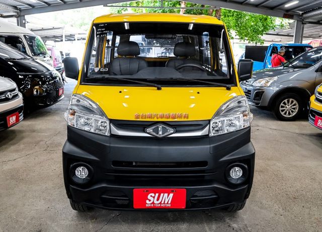 廂式 一手車 只跑3.6萬 里程保證 TCS ABS 盲點偵測 電動窗 附全額發票 可全貸 事業打拼好幫手!  第6張相片