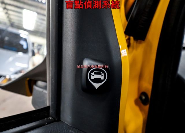 廂式 一手車 只跑3.6萬 里程保證 TCS ABS 盲點偵測 電動窗 附全額發票 可全貸 事業打拼好幫手!  第10張相片