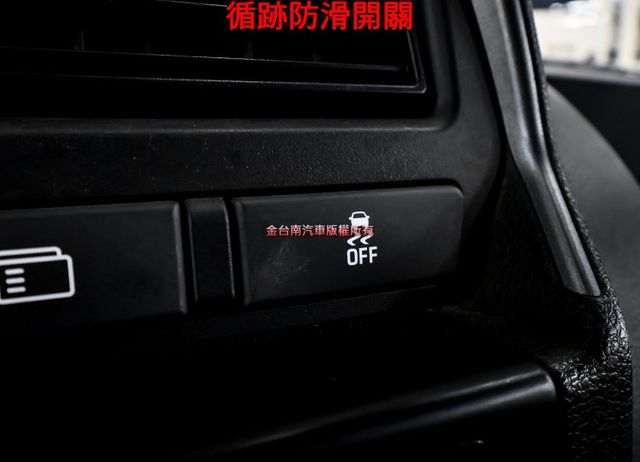 廂式 一手車 只跑3.6萬 里程保證 TCS ABS 盲點偵測 電動窗 附全額發票 可全貸 事業打拼好幫手!  第12張相片