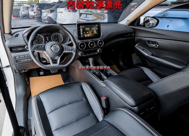 尊爵版 一手車 只跑1.2萬 原廠保養 全車原板件 ACC AEB 車道偏離 環景 車載系統 雙區恆溫 可全貸!  第10張相片