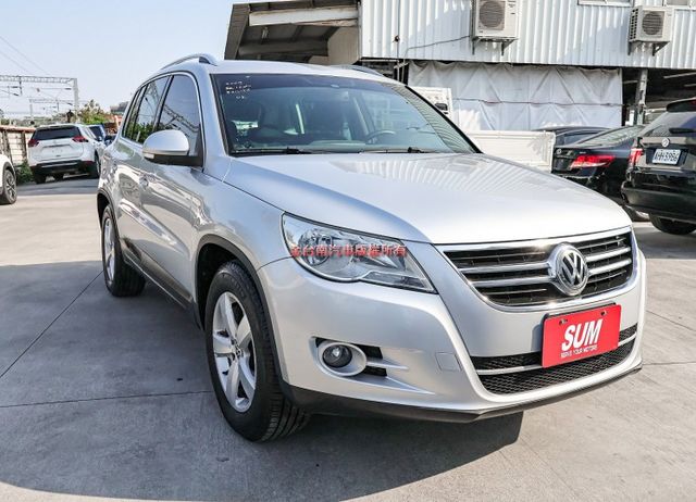 4WD 柴油 恆溫 ABS TCS 里程保證 少跑 全車原鈑件 里程保證 不用殺價就很便宜!  第4張相片