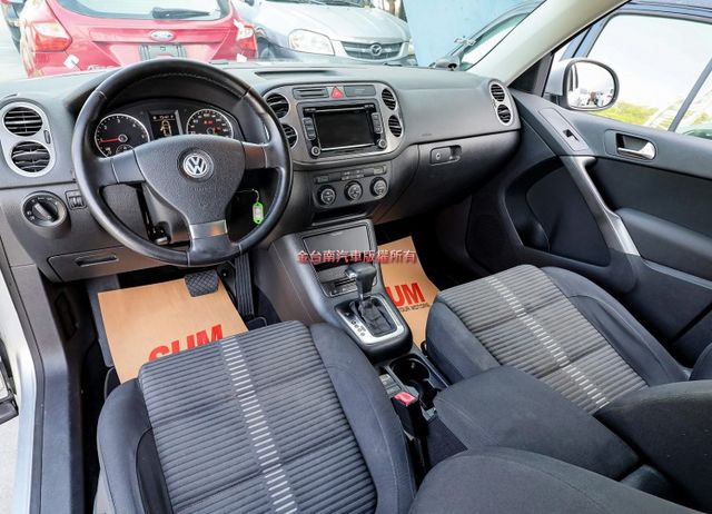 4WD 柴油 恆溫 ABS TCS 里程保證 少跑 全車原鈑件 里程保證 不用殺價就很便宜!  第11張相片