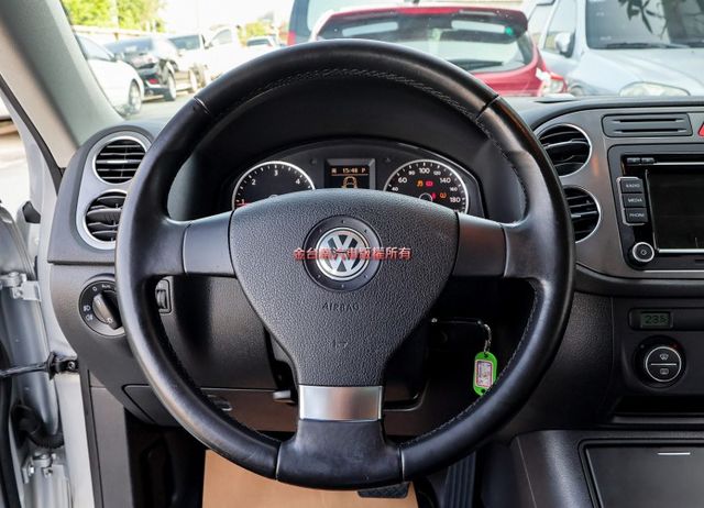 4WD 柴油 恆溫 ABS TCS 里程保證 少跑 全車原鈑件 里程保證 不用殺價就很便宜!  第13張相片