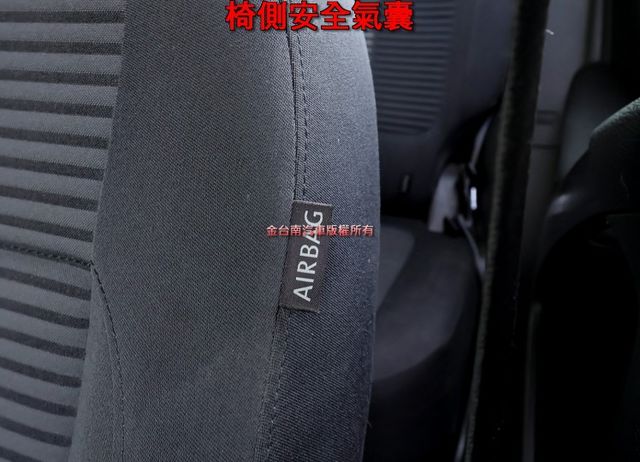 4WD 柴油 恆溫 ABS TCS 里程保證 少跑 全車原鈑件 里程保證 不用殺價就很便宜!  第18張相片