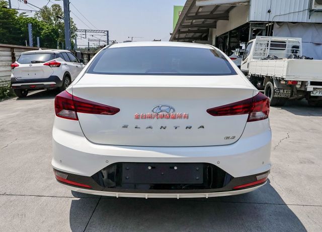 小改款 一手車 全車原鈑件 ABS TCS 全車六安 里程保證 不用殺價就很便宜!  第3張相片