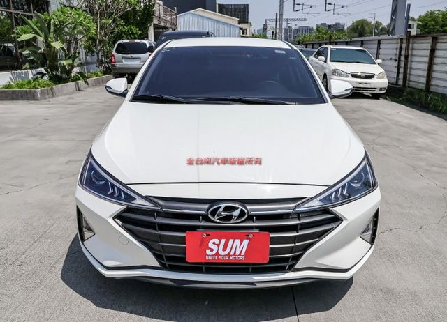 小改款 一手車 全車原鈑件 ABS TCS 全車六安 里程保證 不用殺價就很便宜!  第4張相片