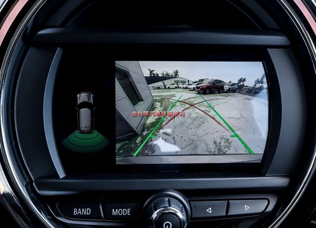 20年式 豪華野營版 雙電動椅 NAVI iKEY 定速 倒車顯影 電動尾門 全車原板件 車況超好 可全貸!  第14張相片