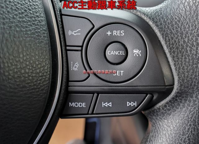 油電尊爵版 一手車 只跑3萬 全車原板件如新 ACC AEB 車道維持 倒車顯影 恆溫 九安 可全貸 不用殺價就很便宜!  第15張相片