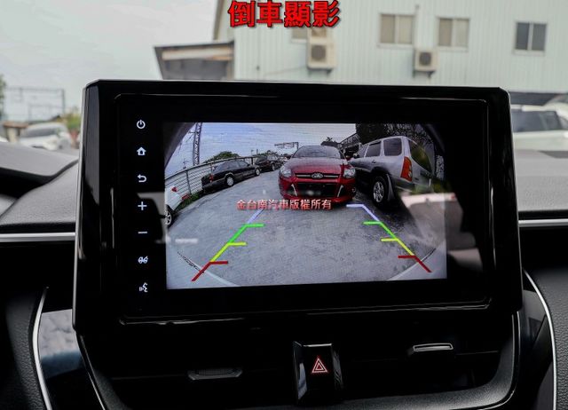 油電尊爵版 一手車 只跑3萬 全車原板件如新 ACC AEB 車道維持 倒車顯影 恆溫 九安 可全貸 不用殺價就很便宜!  第17張相片