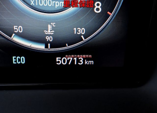 GLT-B頂級版 一手車 只跑5萬 全車原板件 LV2 全景天窗 電動椅 電動尾門 車載系統 可全貸 不用殺價就很便宜!  第14張相片