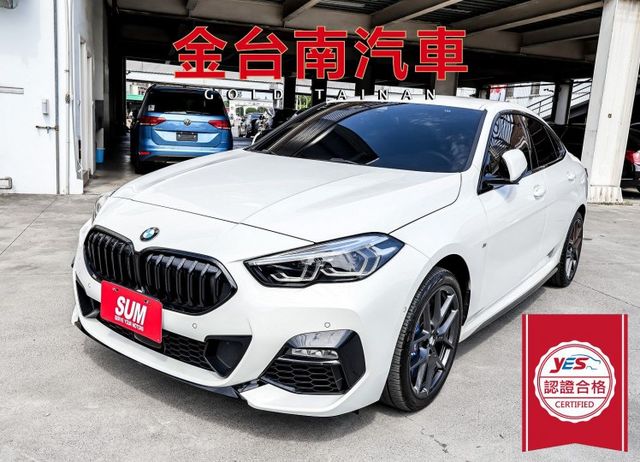 220i GC 總代理 一手車 只跑1萬 全車原版件 M套件 雙電動椅 NAVI AEB 盲點 車載系統 可全貸!  第1張相片