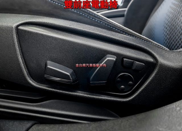 220i GC 總代理 一手車 只跑1萬 全車原版件 M套件 雙電動椅 NAVI AEB 盲點 車載系統 可全貸!  第10張相片