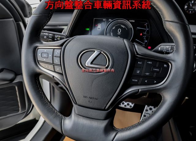 250h豪華版 一手車 只跑6萬 全車原板件 LV2 雙電動椅 倒車顯影 車載系統 電動尾門 可全貸 不用殺價就很便宜!  第12張相片