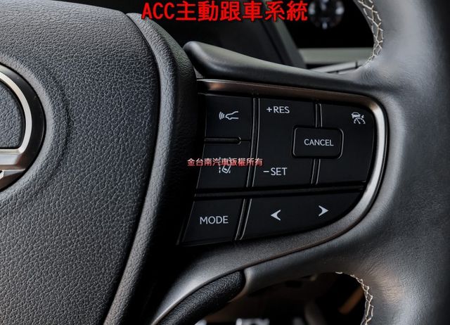250h豪華版 一手車 只跑6萬 全車原板件 LV2 雙電動椅 倒車顯影 車載系統 電動尾門 可全貸 不用殺價就很便宜!  第13張相片