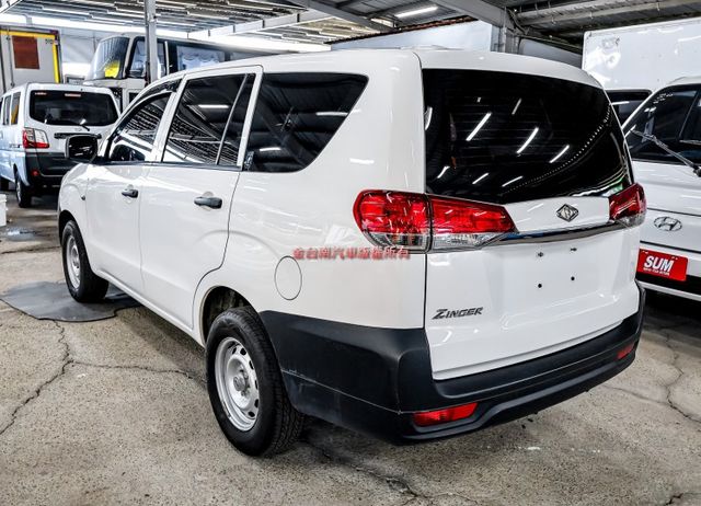 一手車 只跑4萬 里程保證 全車原板件 ABS 雙安 附全額發票 可全貸 事業打拼好幫手!  第2張相片