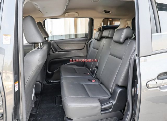 七人座 22年式 21/12領 一手車 只跑5.9萬 AEB 車道偏離 衛星導航 車載系統 恆溫 iKEY 電瓶剛換新  第7張相片